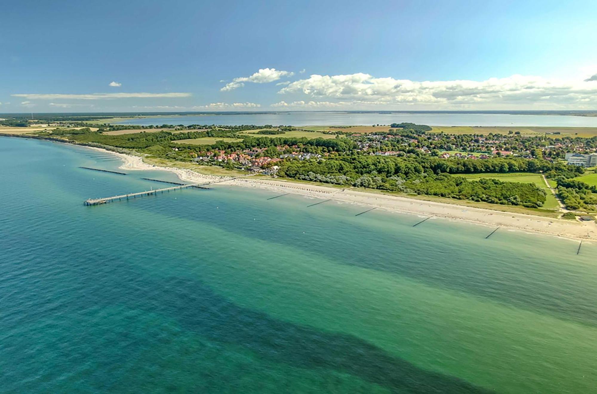 Waterkant In Der Seefahrtschule Wustrow  Buitenkant foto
